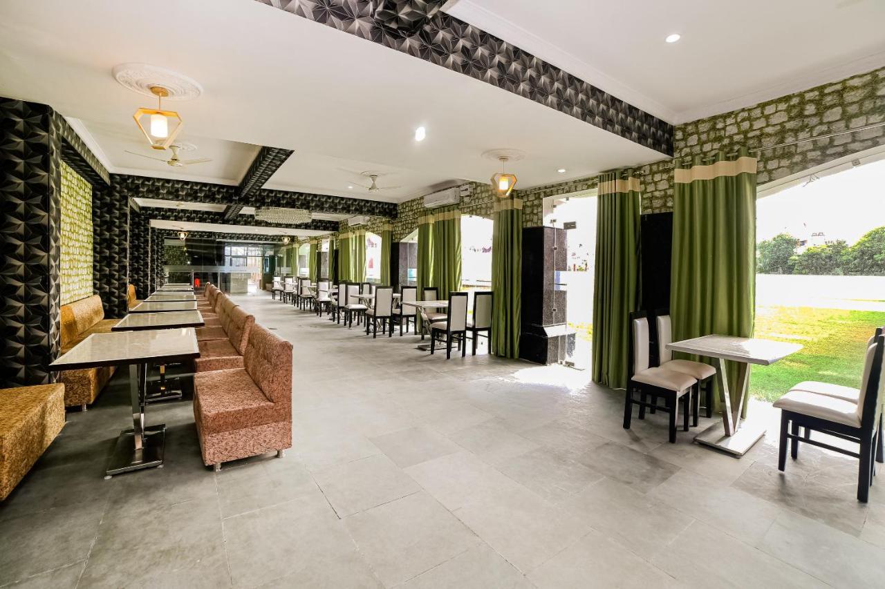 Oyo 41923 Prema Kunj Resort Jhānsi Eksteriør billede